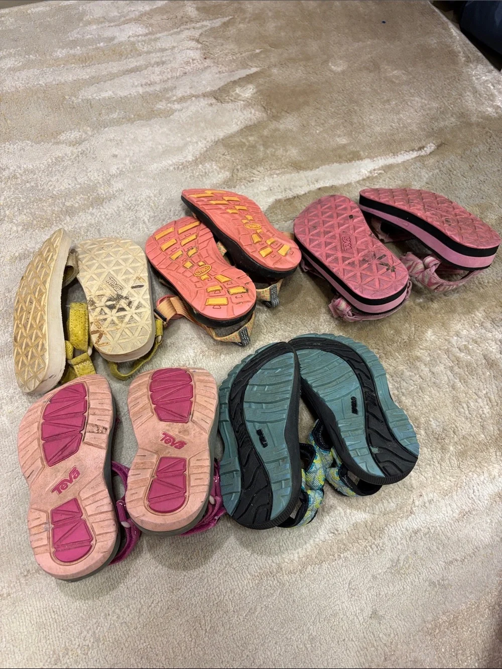 Entire lot of girls summer shoes!! Size 10-11!!